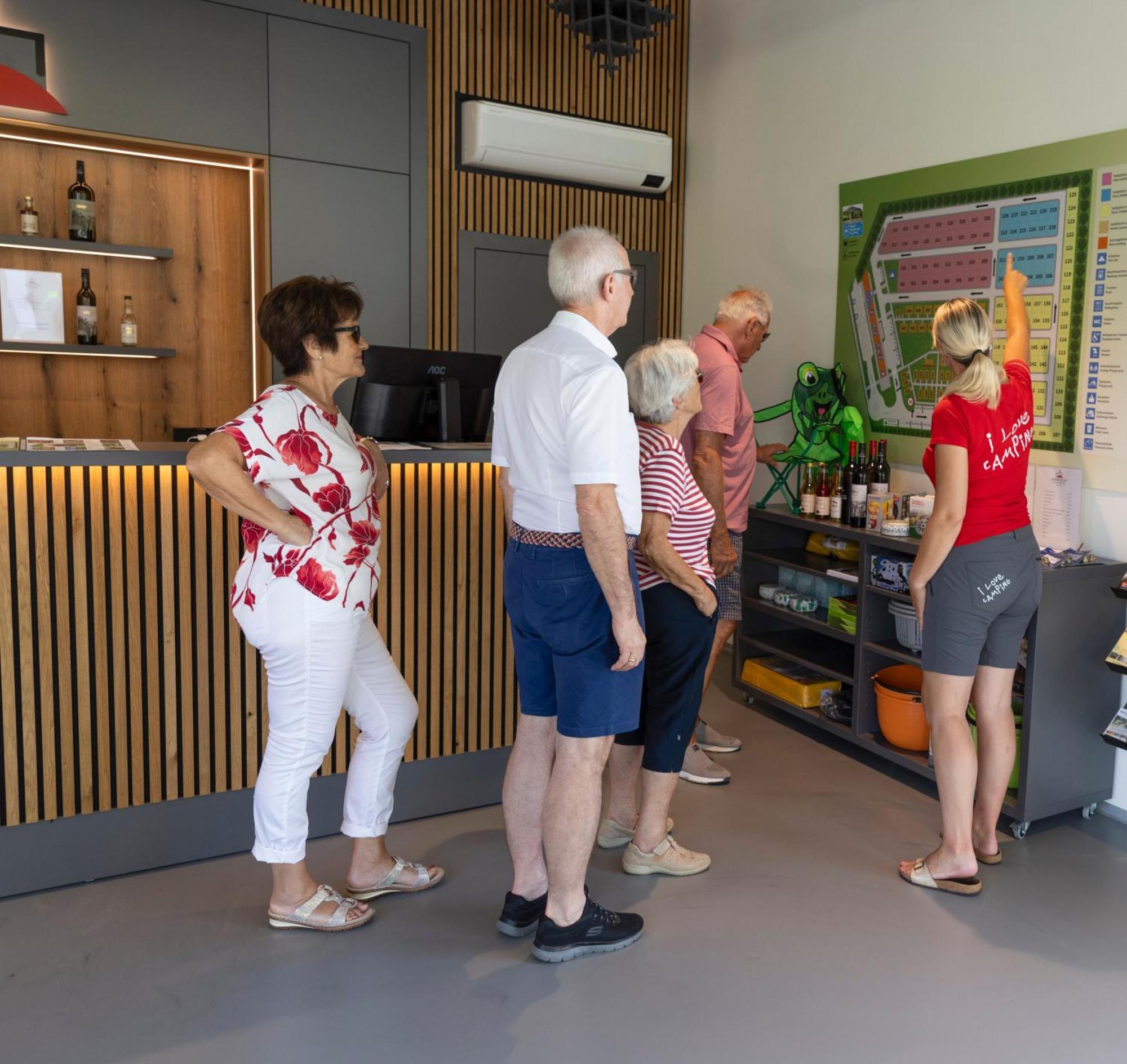 Camping Resort Riegersburg Bagian luar foto